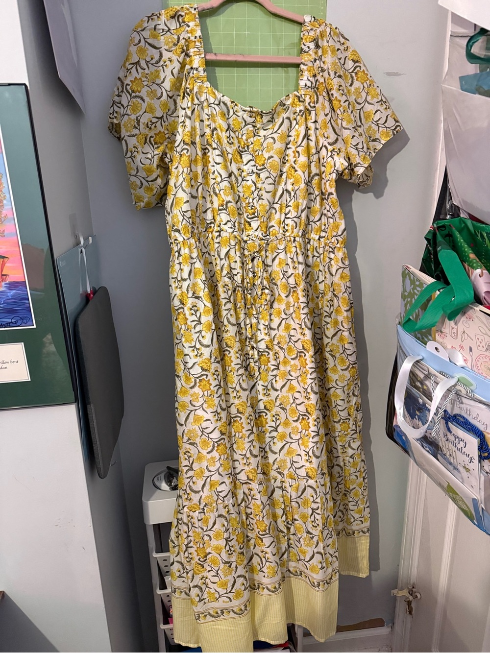 Plus Size Yellow Floral Puff-Sleeve Midi Dress with Scoop Neck